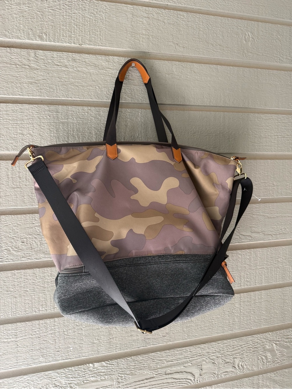 Stella & Dot Camo Weekender Tote
